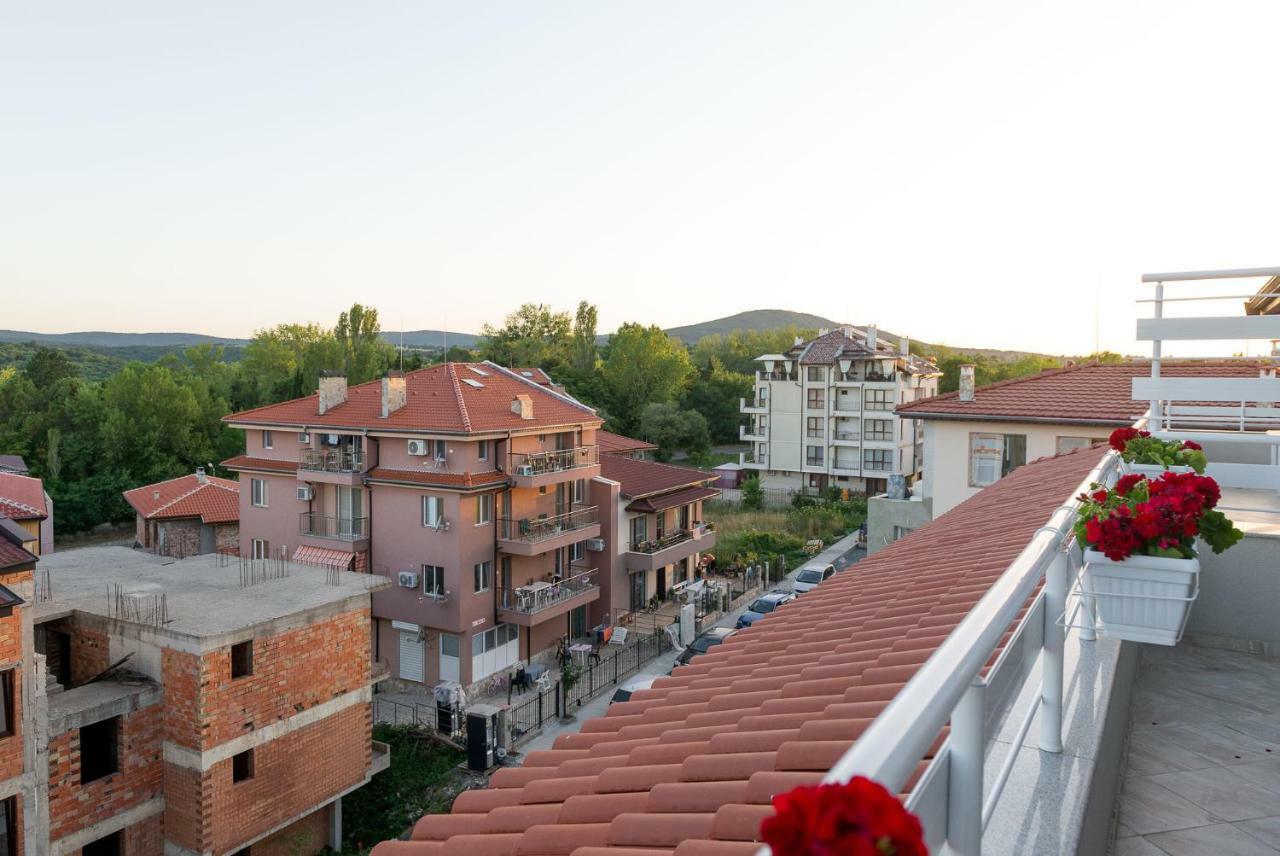 Hiora Apartments Vasiliko Tsarevo Esterno foto